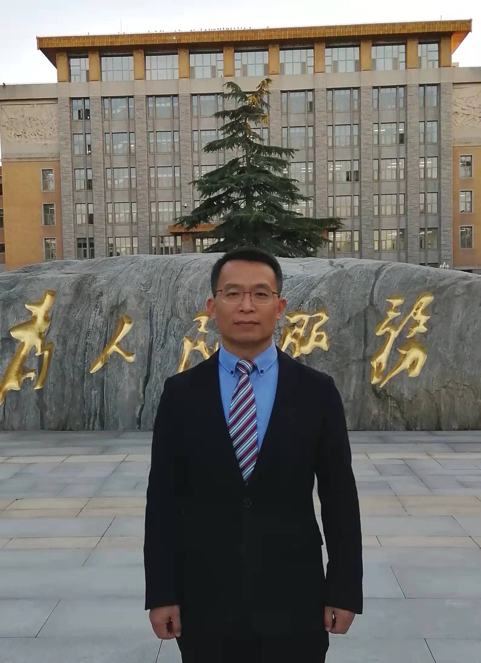 毛振华
