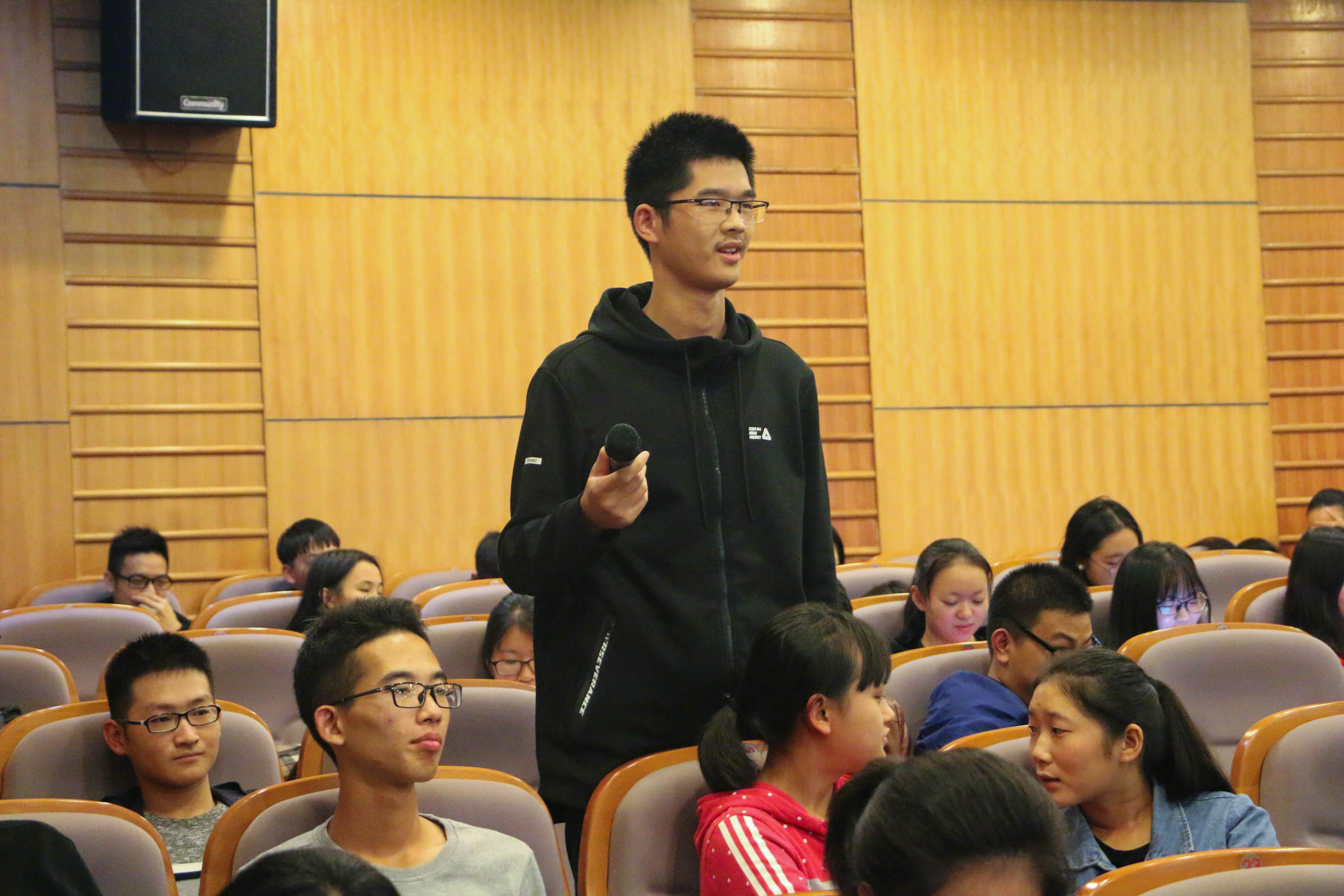 C:\Documents and Settings\Administrator\桌面\公司成功举办2017级新生学科专业讲座\公司成功举办2017级新生学科专业讲座\5.jpg